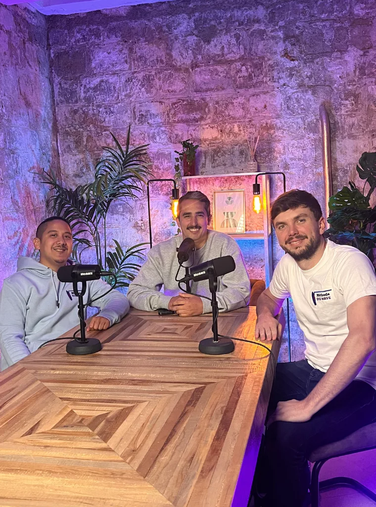 Kevin, Nicolas et Alain, experts Big Wave, en plateau podcast